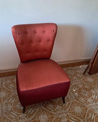 Sedia imbottita tessuto rosso schienale  trapunta