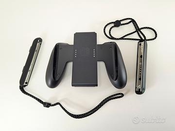 Nintendo Joy-Con Grip + Coppia Laccetti da Polso
