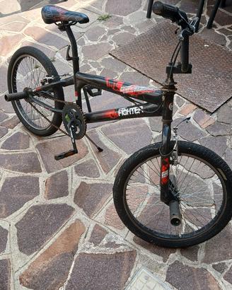 bicicletta bmx ragazzo 