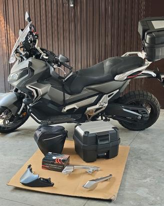 Honda X-ADV 750 DCT 2020 + 11 accessori inclusi