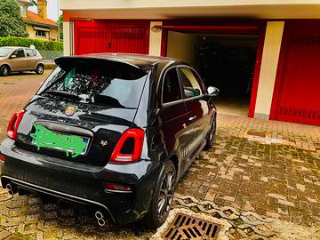 500 Abarth 695 1.4 T-jet 180 cv nero scorpione