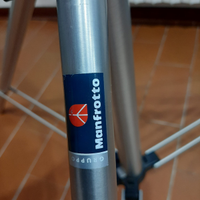 Tre piedi Manfrotto