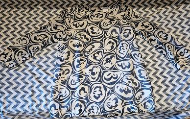 Blusa fantasia a maniche lunghe