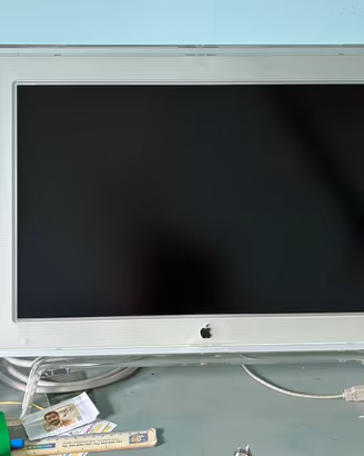 Apple Cinema Display (20-inch)