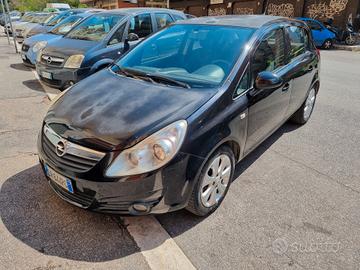 Opel Corsa 1.2 5 porte Cosmo