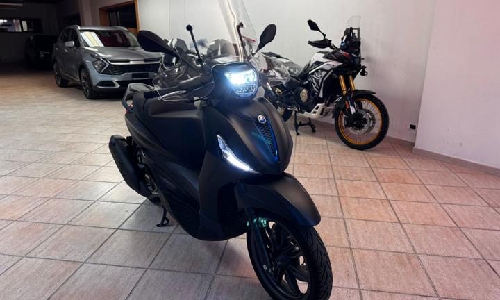 PIAGGIO BEVERLY 300S AZIENDALE 600 KM