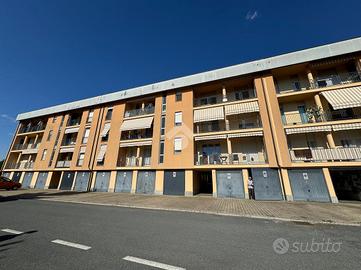 4 LOCALI A CARMAGNOLA