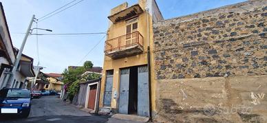 INDIPENDENTE con terrazzo e garage