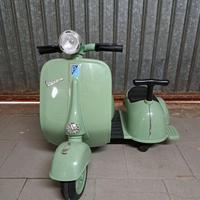 Piaggio Vespa con sidecar