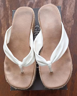 Infradito con zeppa "