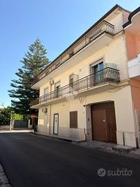 QUADRIFAMILIARE A SANT'ARPINO