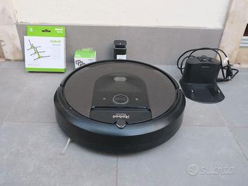 Robot aspirapolvere iRobot Roomba i7 con accessori