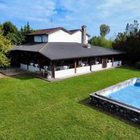 Rara villa indipendente con giardino