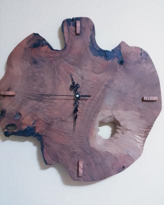 orologio in legno d'ulivo