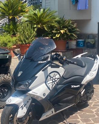 Yamaha t max 530