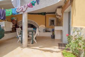 CASA SEMINDIPENDENTE A IMPERIA