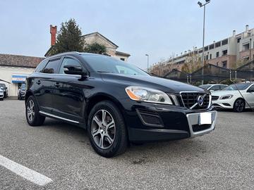 VOLVO XC60 D3 AWD Geartronic Summum KM. TAGLIAND