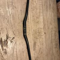 Manubrio carbonio nukeproof horizon