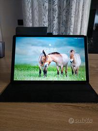 Tablet Lenovo con cover 