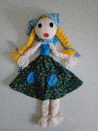 Bambola Contadina fatta in lana negli anni 70 