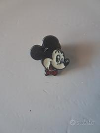 Topolino spilletta