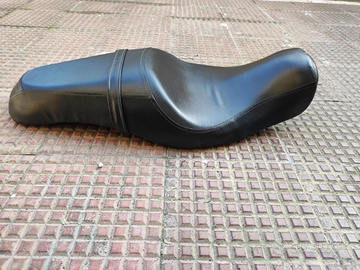 Sella Harley Davidson 883