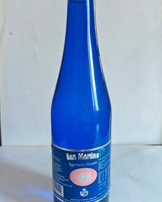 Bottiglia acqua San Martino piena vintage.