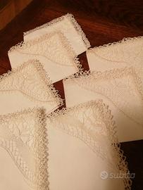 Fazzolettini vintage con pizzo. 