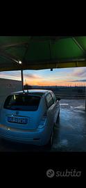 lancia y 1.2 a benzina e metano