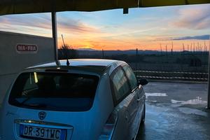 lancia y 1.2 a benzina e metano