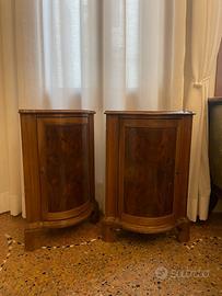 Coppia mobiletti o comodini angolari  noce