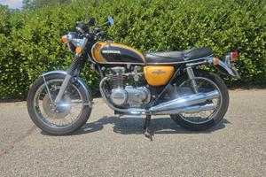 Honda cb 500 four K1 anno 1974. Targa oro.