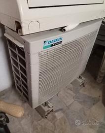 Daikin split aria condizionata con compressore 