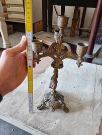 Candelabro in ottone h.35 cm – elegante e raffinat