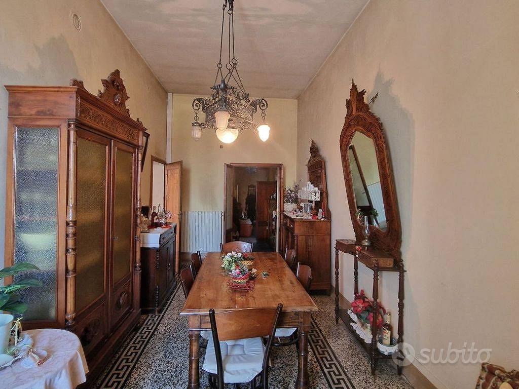 Appartamento di 160 m² con 3 locali e box auto a F - Vista 5