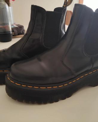Dr. Martens platform nere