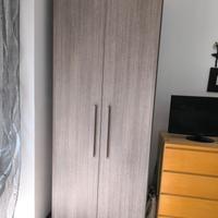 Armadio + comodino + cassettiera + specchio