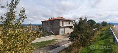 Locale commerciale+appartamento