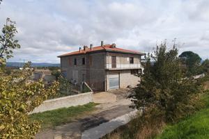 Locale commerciale+appartamento