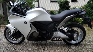Honda VFR 1200F DTC ABS