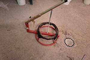 Smontagomme manuale moto