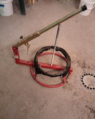 Smontagomme manuale moto