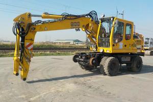 ESCAVATORE GOMMATO LIEBHERRNMOD. A900C-ZW LITRONIC