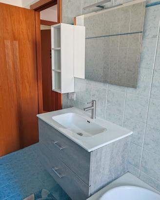 Mobile bagno sospeso