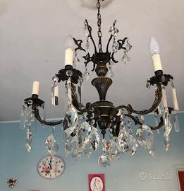 Lampadario vintage in ottone e cristallo