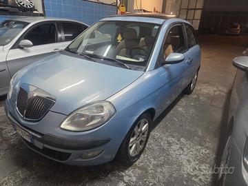 Lancia ypsilon 1.2cc benzina doppio tetto panoram