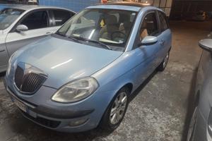 Lancia ypsilon 1.2cc benzina doppio tetto panoram
