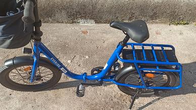 Bicicletta elettrica, con cambio.