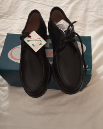 SCARPE DA UOMO  NUMERO 41 MAI USATE