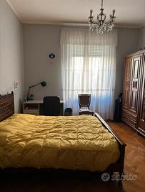 Ampia camera matrimoniale in zona san donato